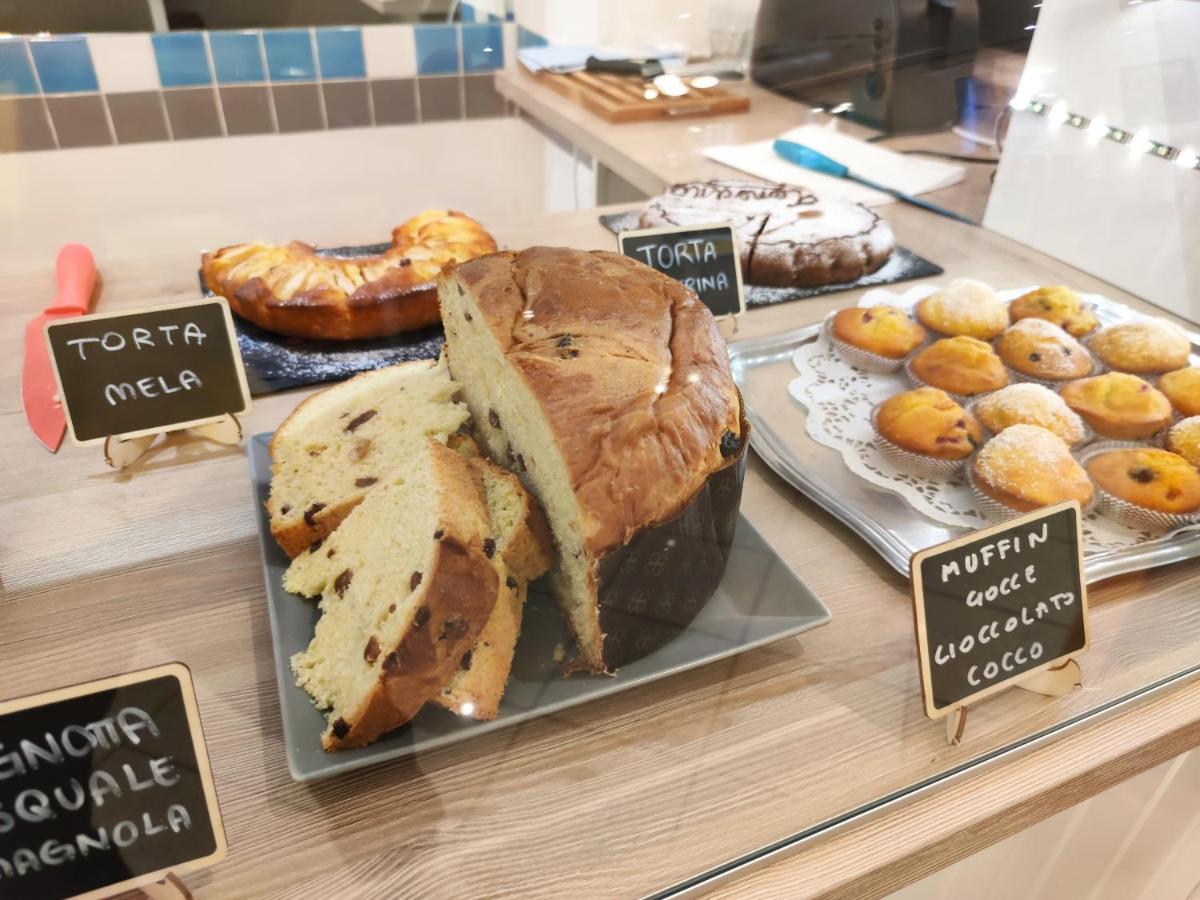 Hotel Adria B&B - Colazione Fino Alle 12 미사노아드리아티코 외부 사진