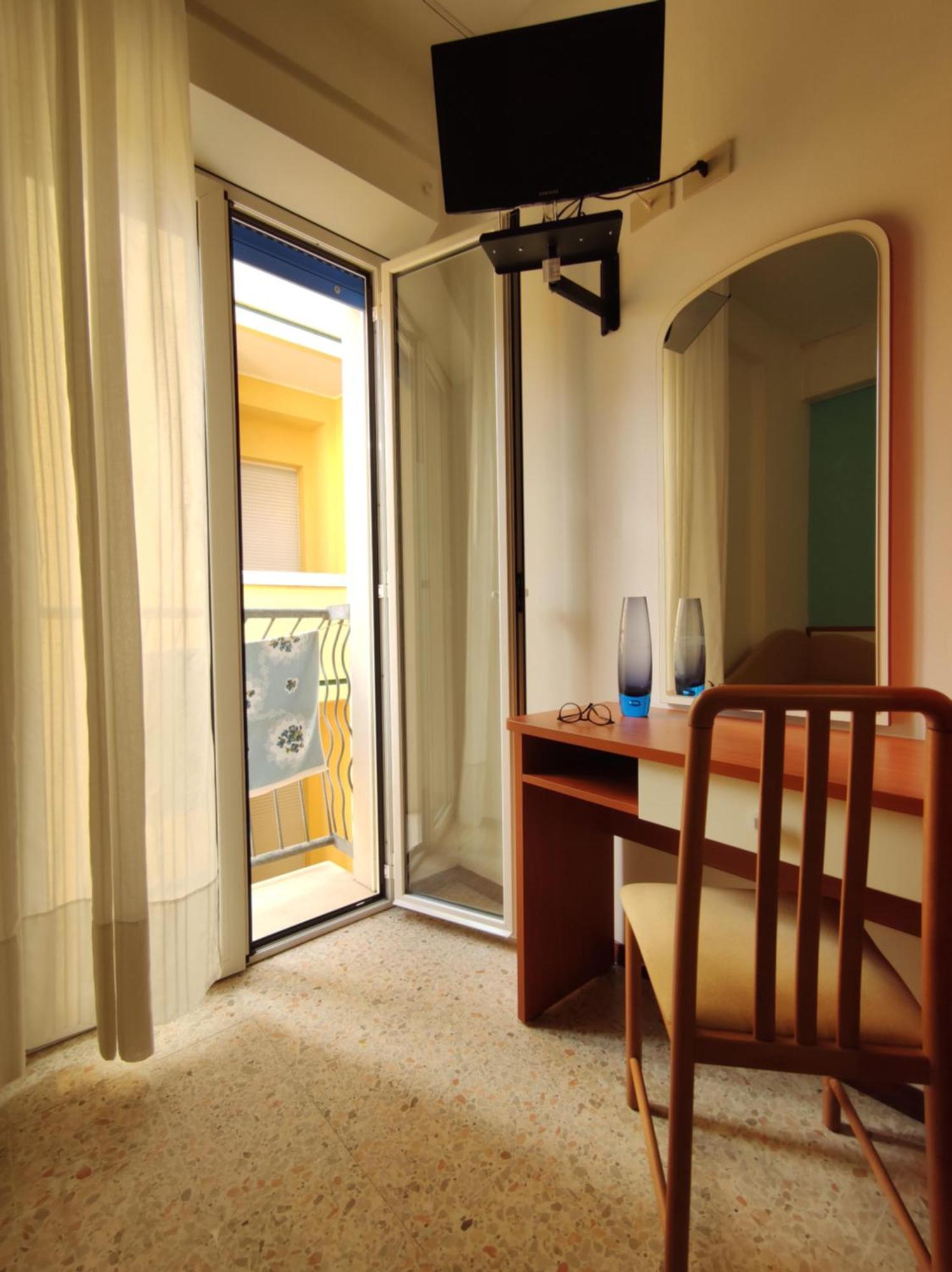 Hotel Adria B&B - Colazione Fino Alle 12 미사노아드리아티코 객실 사진